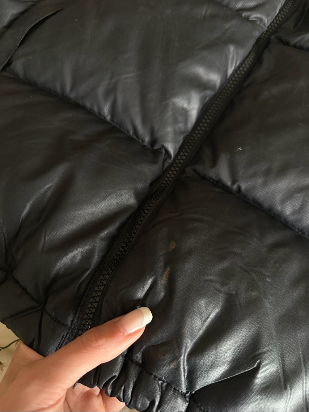 Women’s The North Face Black Quilted Down Vest - Picture 8 of 8